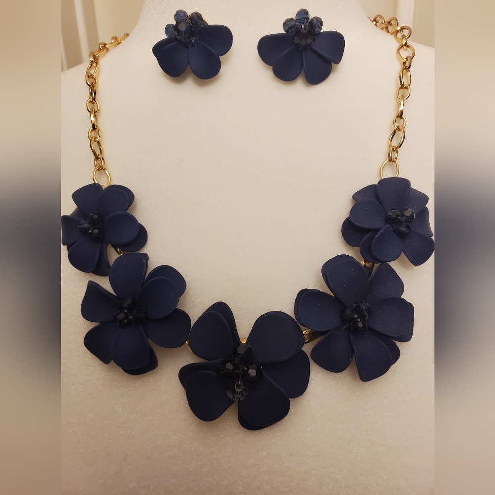 Elegant Navy Floral Necklace and Pierced Earrings Set - Picture 2 of 5